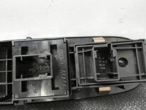 Image Interrupteur de leve vitre avant gauche - FIAT PUNTO EVO 3