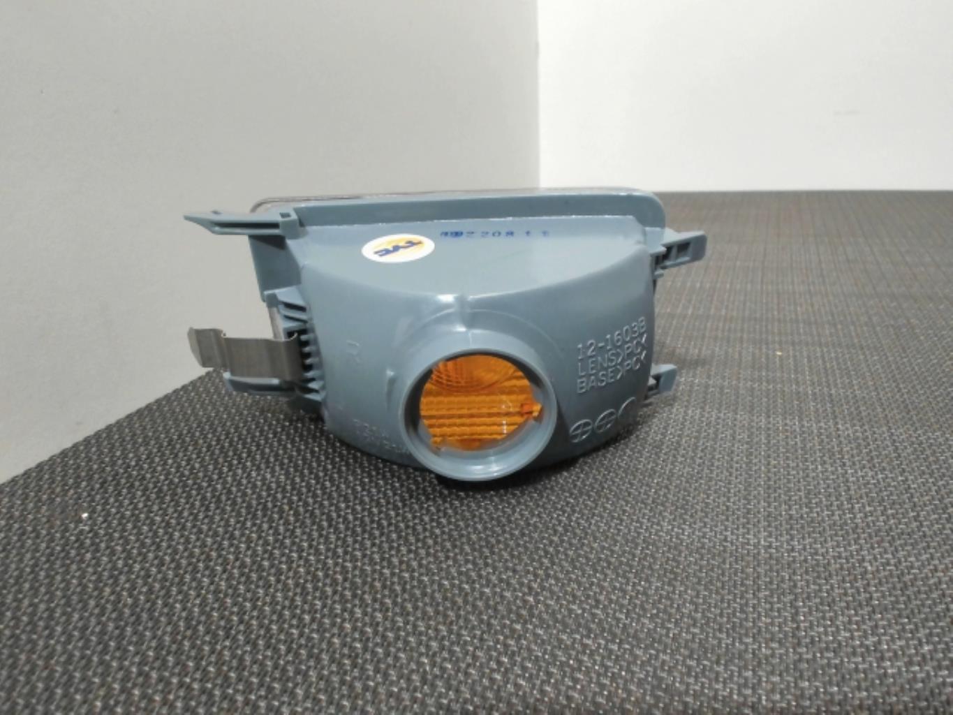 Image Optique avant secondaire droit (feux)(clignotant) - VOLKSWAGEN GOLF 3