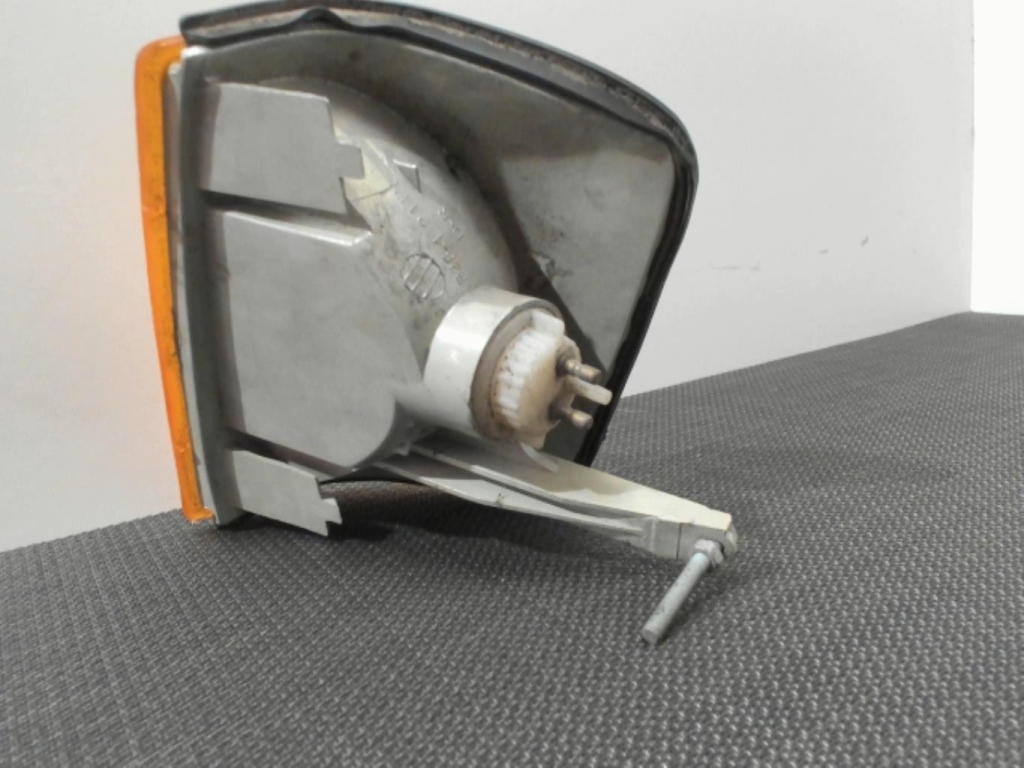 Image Optique avant secondaire droit (feux)(clignotant) - MERCEDES W124