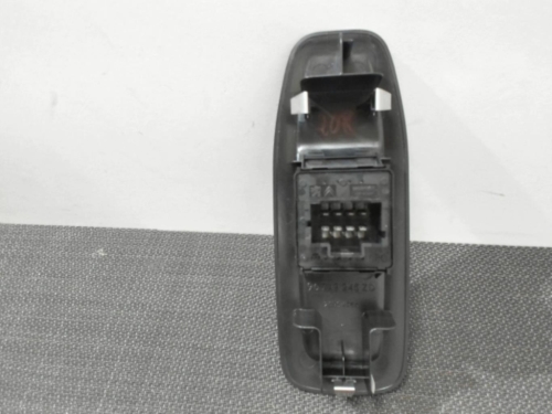 Image Interrupteur de leve vitre avant gauche - PEUGEOT 208 1