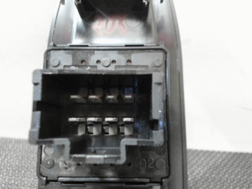 Image Interrupteur de leve vitre avant gauche - PEUGEOT 208 1