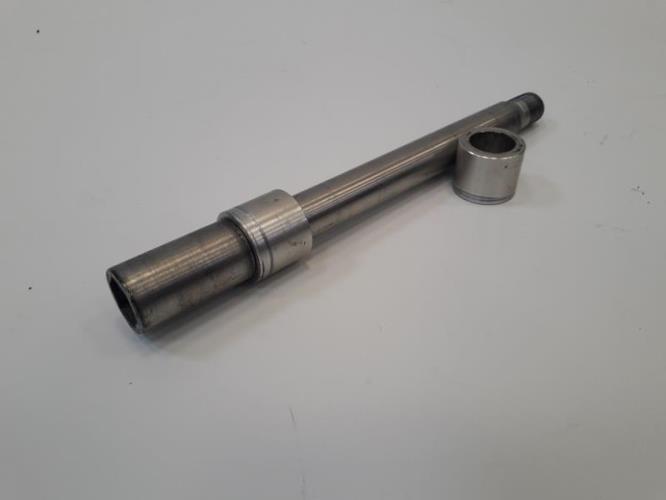 Image Axe de roue avant - TRIUMPH DAYT 675