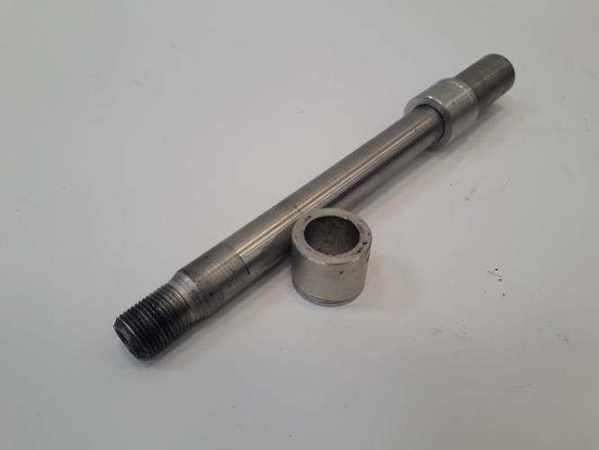 Image Axe de roue avant - TRIUMPH DAYT 675