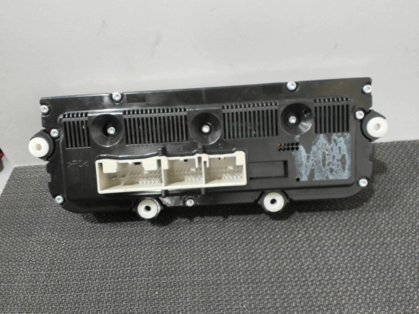Commande chauffage VOLKSWAGEN GOLF 5 Diesel - 1