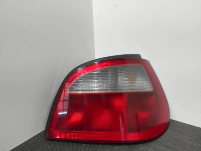 Image Feu arriere principal droit (feux) - RENAULT MEGANE 1