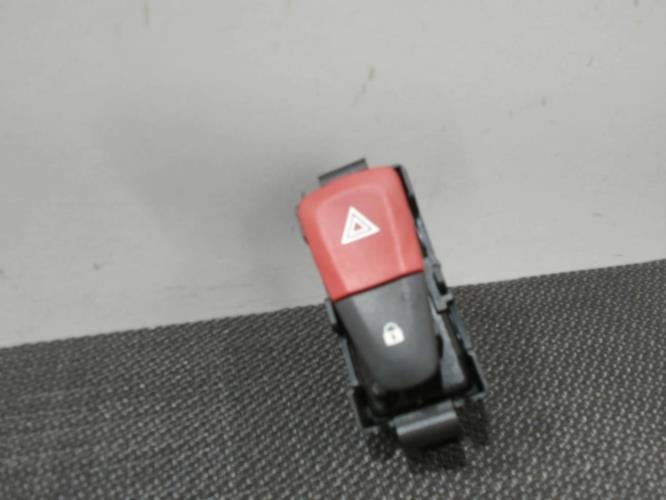 Image Bouton de warning - RENAULT SCENIC 3