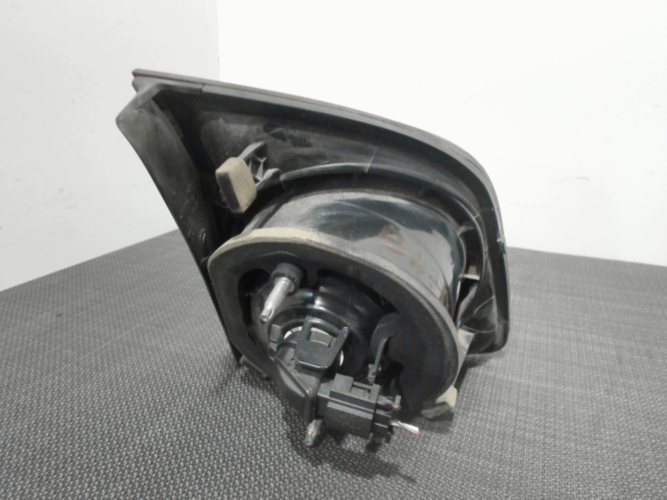 Feu arriere secondaire droit (feux) VOLKSWAGEN GOLF PLUS PHASE 1 Diesel - 1