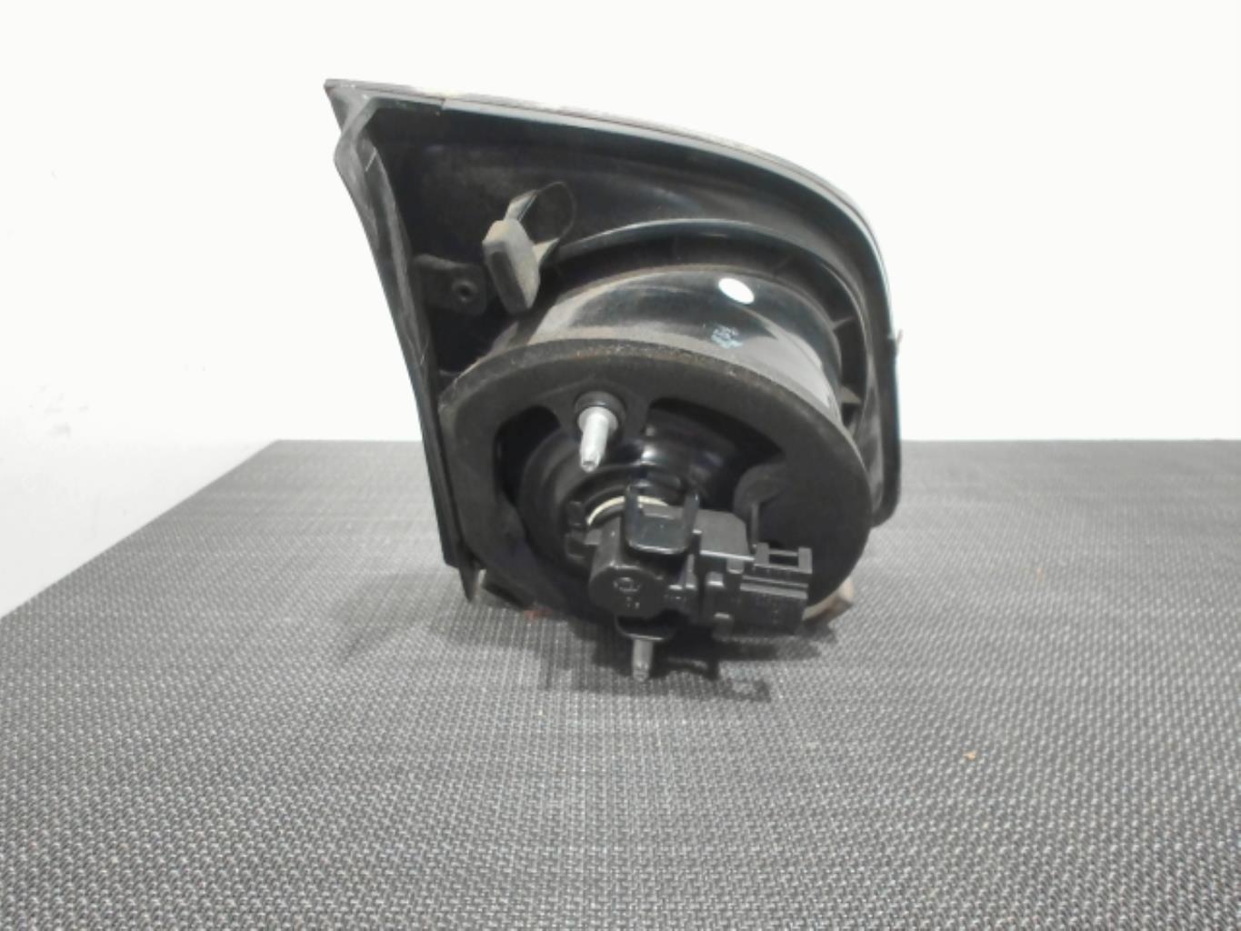 Feu arriere secondaire droit (feux) VOLKSWAGEN GOLF PLUS PHASE 1 Essence - 1