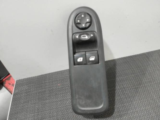 Image Interrupteur de leve vitre avant gauche - CITROEN C3 2