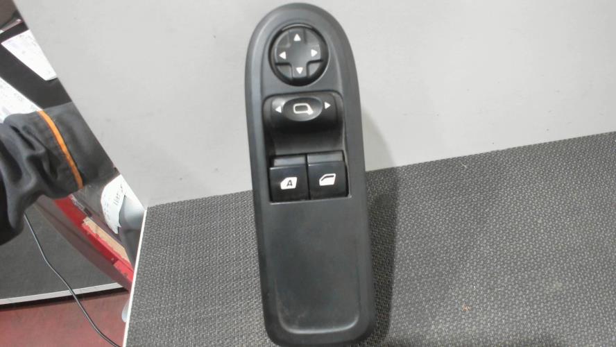 Image Interrupteur de leve vitre avant gauche - CITROEN C3 2