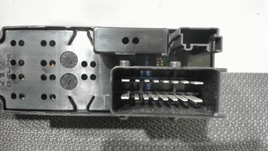 Image Interrupteur de leve vitre avant gauche - CITROEN C3 2