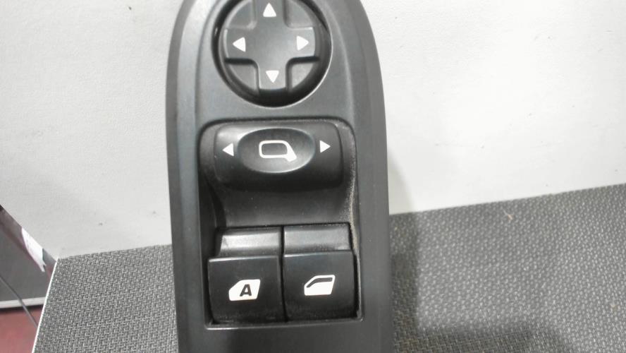 Image Interrupteur de leve vitre avant gauche - CITROEN C3 2