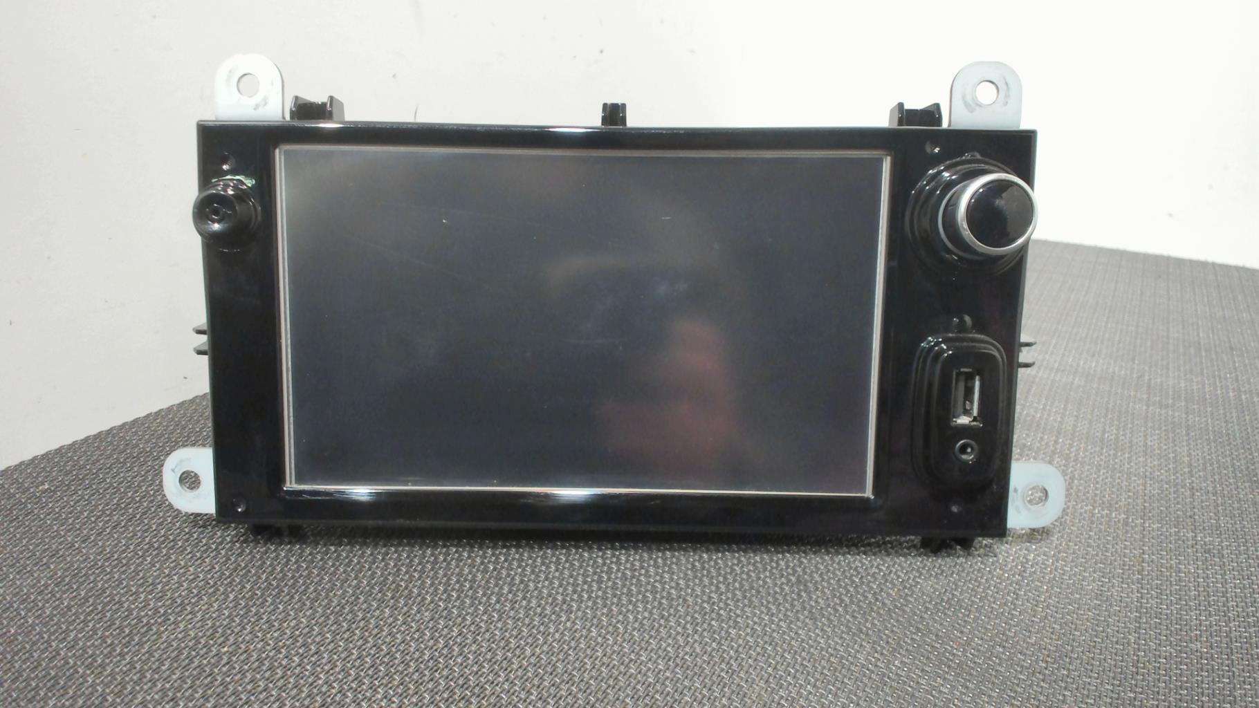 Autoradio d'origine RENAULT CLIO 4 PHASE 1 Diesel - 1