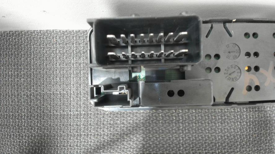 Image Interrupteur de leve vitre avant gauche - CITROEN C3 2