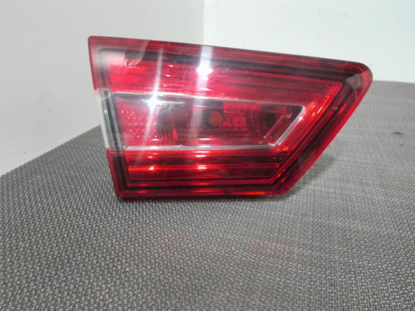 Feu arriere secondaire gauche (feux) RENAULT CLIO 4 PHASE 1 Essence - 1