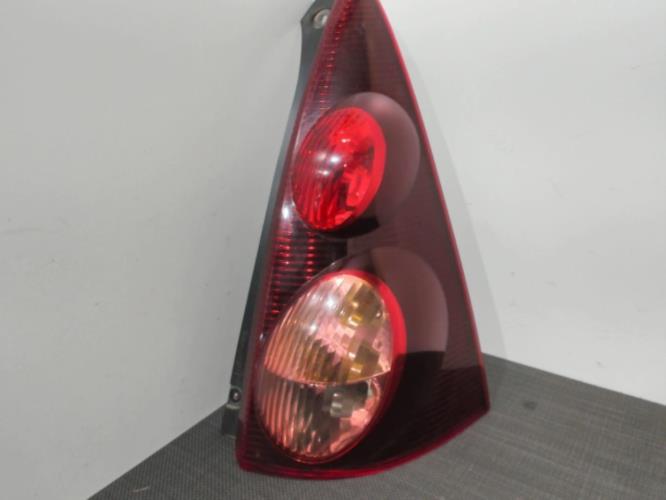Image Feu arriere principal droit (feux) - PEUGEOT 107