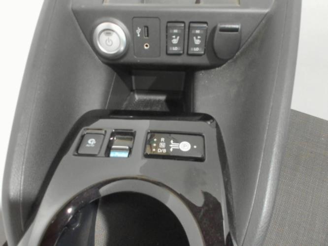 Image Console central (interieur plastique) - NISSAN LEAF 2