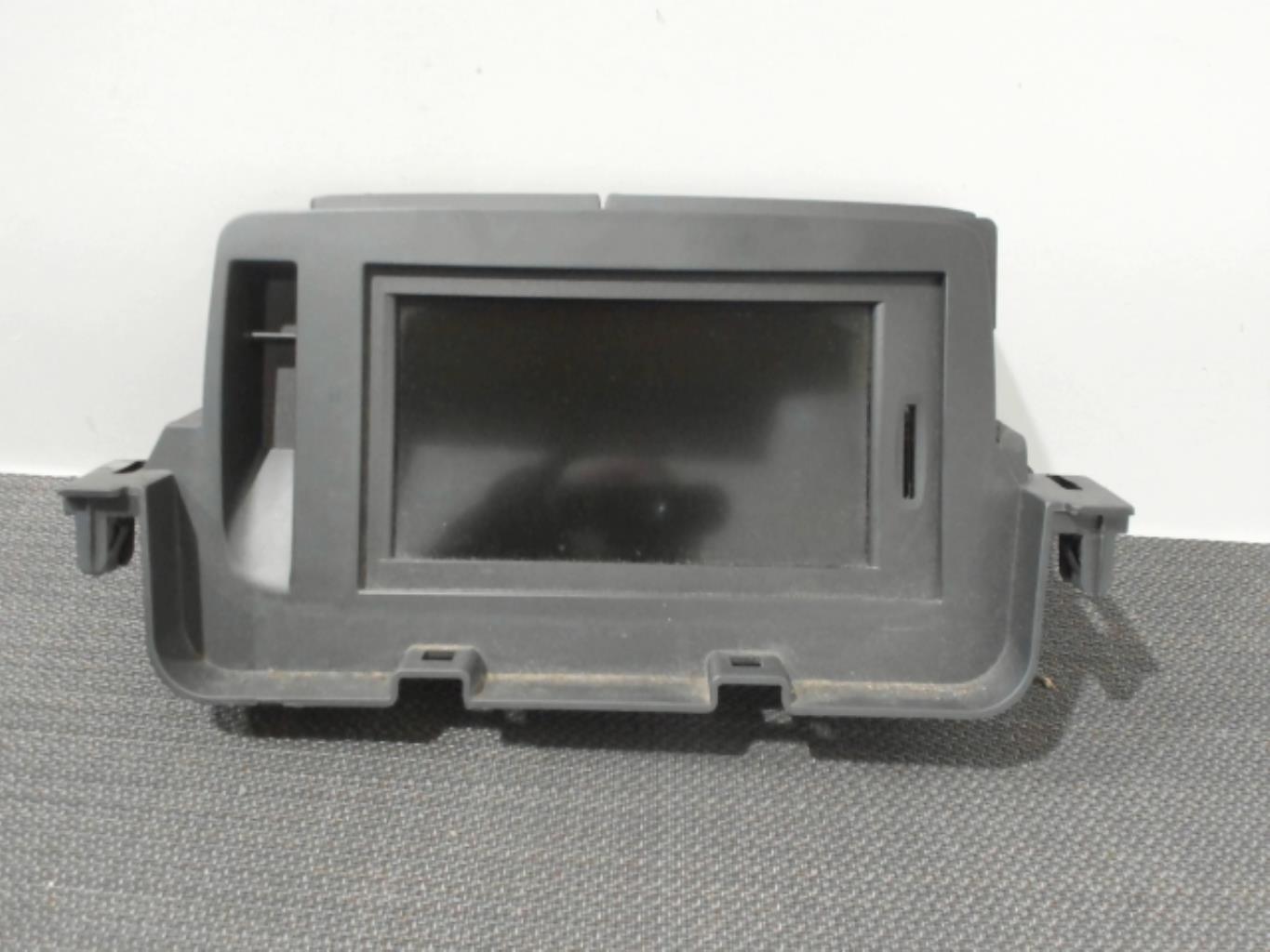 Ecran GPS RENAULT MEGANE 3 PHASE 1 BREAK Diesel - 1
