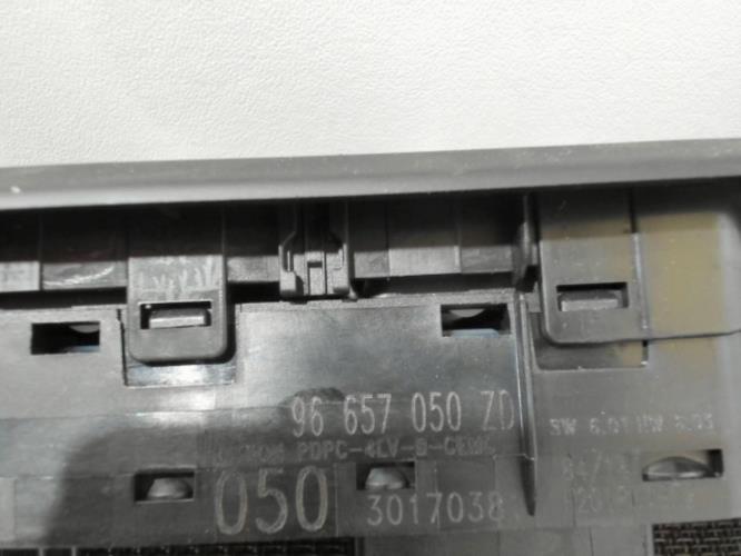 Image Interrupteur de leve vitre avant gauche - CITROEN C4 2