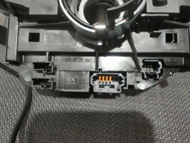 Image Com (Bloc Contacteur Tournant+Commodo Essuie Glace+Commodo Phare) - CITROEN DS4