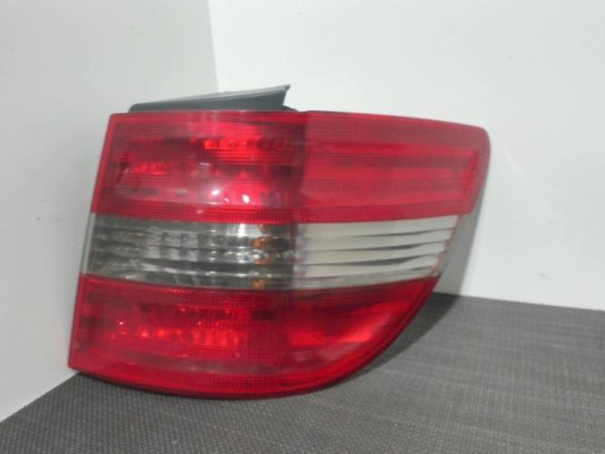 Image Feu arriere principal droit (feux) - MERCEDES CLASSE B 245