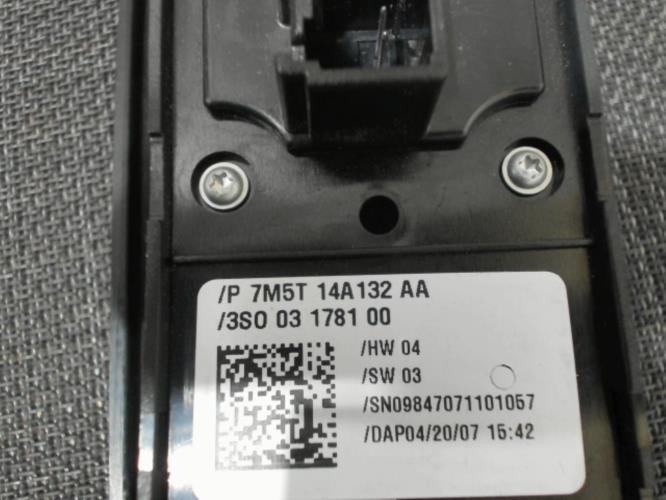 Image Interrupteur de leve vitre avant gauche - FORD C-MAX 1