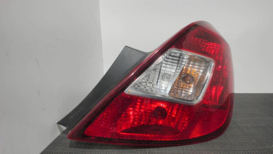 Image Feu arriere principal droit (feux) - OPEL CORSA D