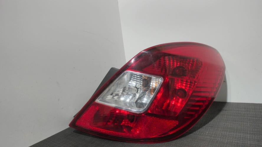 Image Feu arriere principal droit (feux) - OPEL CORSA D