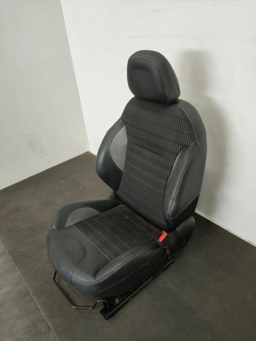 Image Interieur complet - PEUGEOT 2008 1