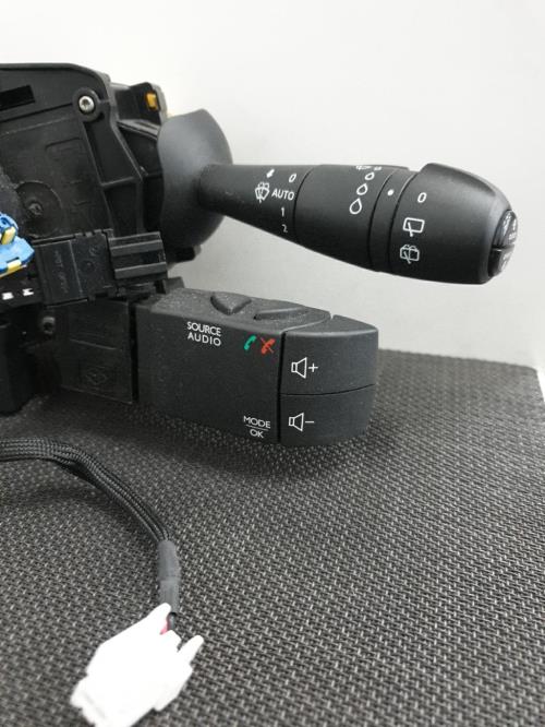 Image Com (Bloc Contacteur Tournant+Commodo Essuie Glace+Commodo Phare) - RENAULT CLIO 4