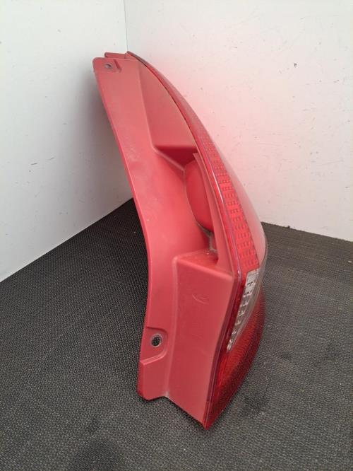 Image Feu arriere principal droit (feux) - FORD FIESTA 6