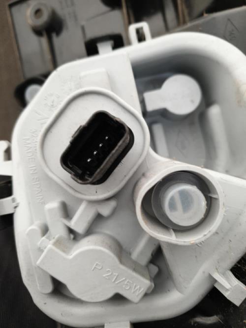 Image Feu arriere principal gauche (feux) - RENAULT CAPTUR 1