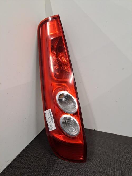 Image Feu arriere principal gauche (feux) - FORD FIESTA 5