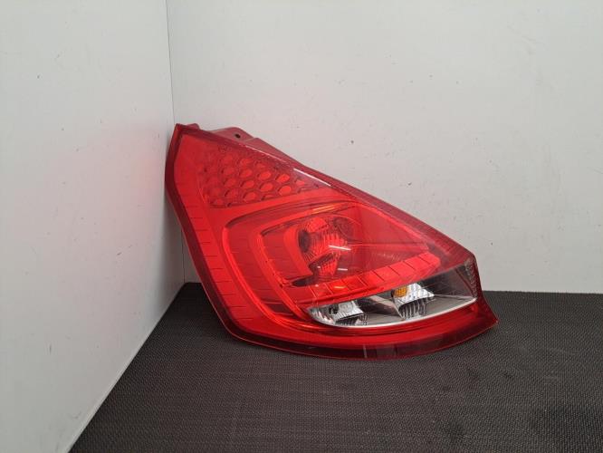 Image Feu arriere principal gauche (feux) - FORD FIESTA 6