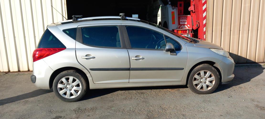 Image Pare choc arriere - PEUGEOT 207