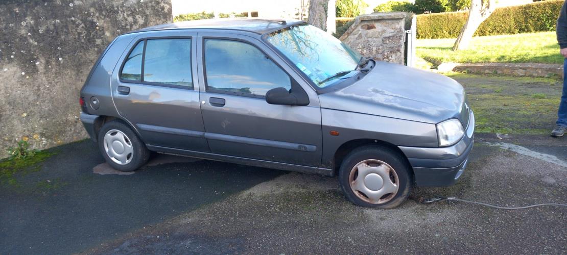 Image Malle/Hayon arriere - RENAULT CLIO 1