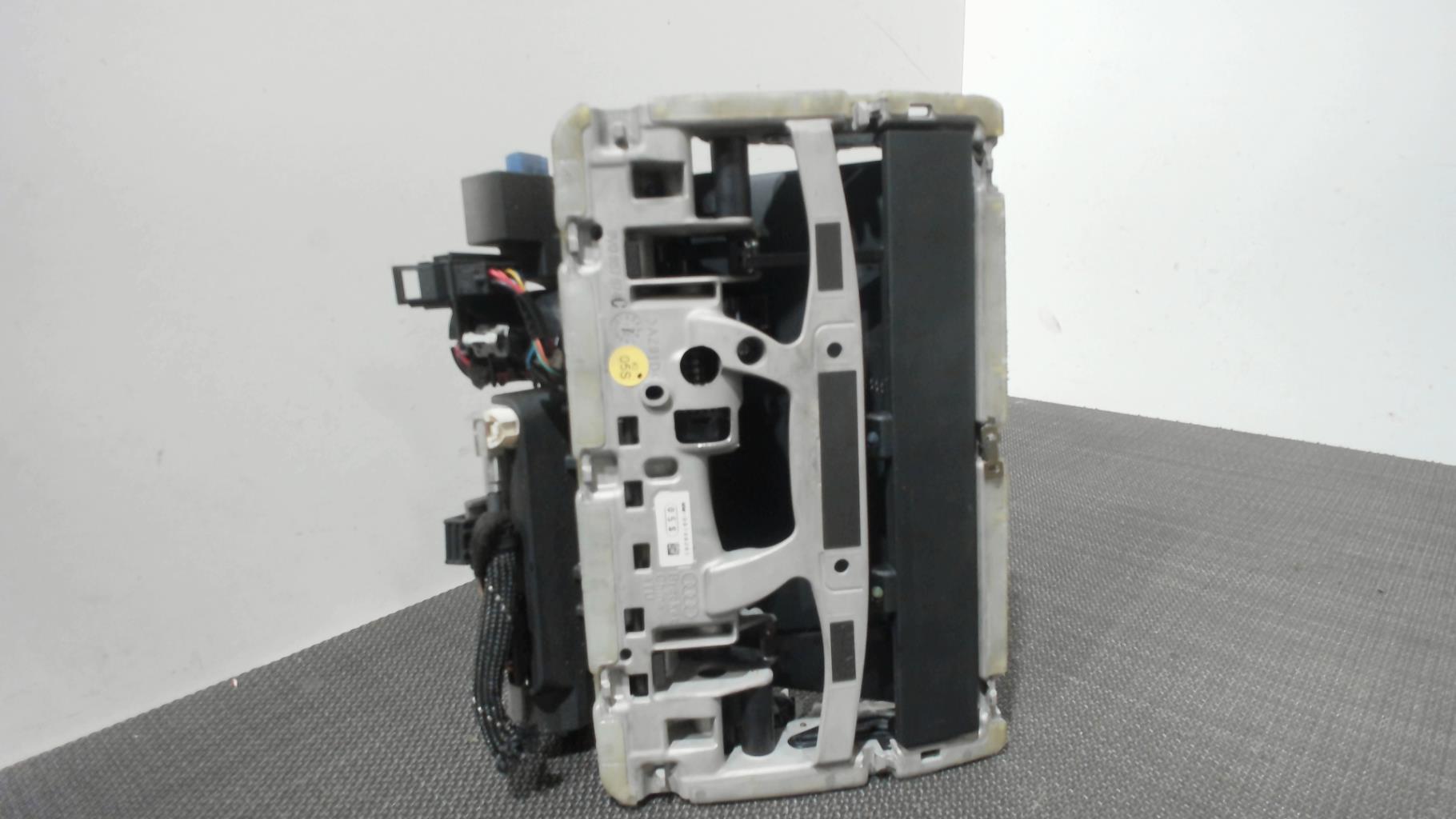 Ecran GPS AUDI A3 3 PHASE 1 Diesel - 1