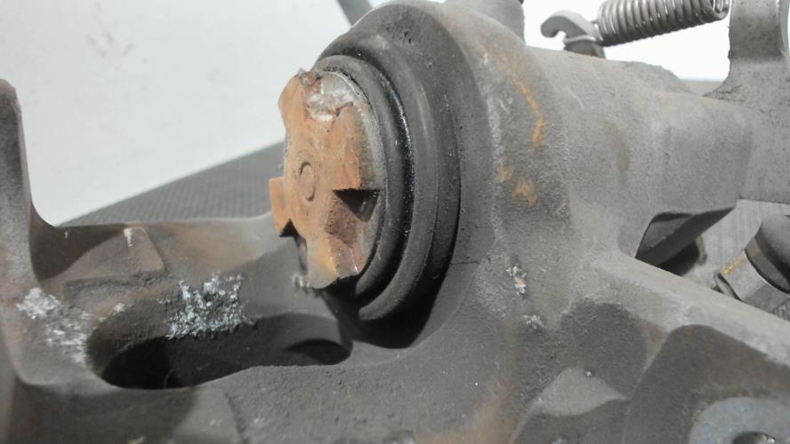 Image Etrier arriere droit (freinage) - TOYOTA VERSO-S