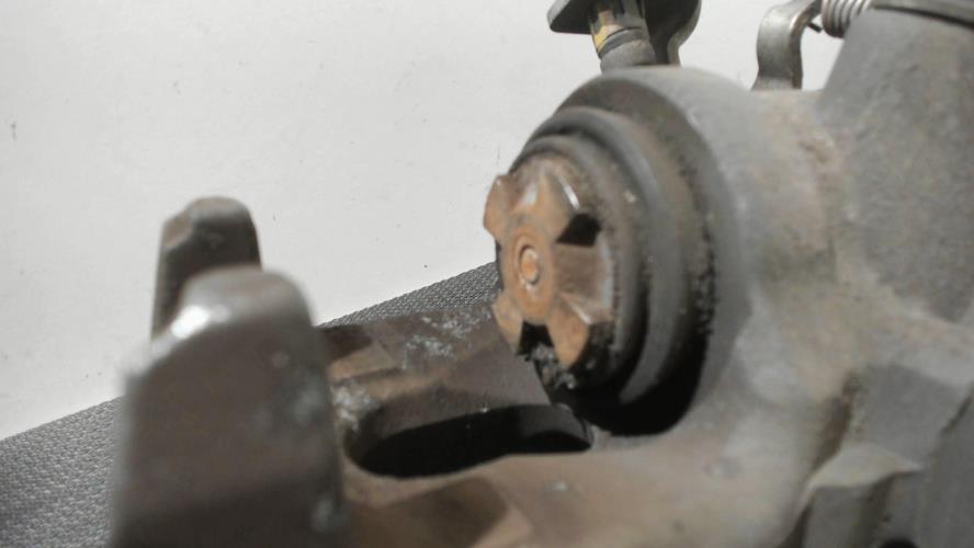 Image Etrier arriere gauche (freinage) - TOYOTA VERSO-S