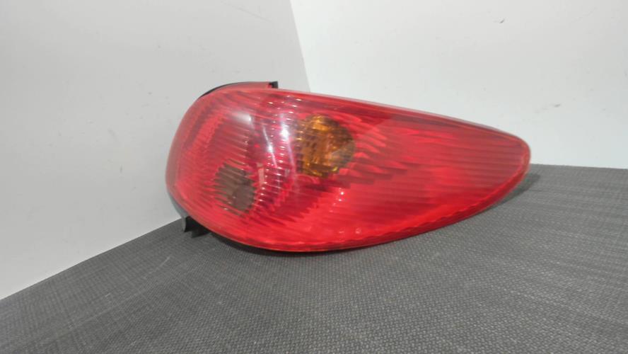 Image Feu arriere principal droit (feux) - PEUGEOT 206