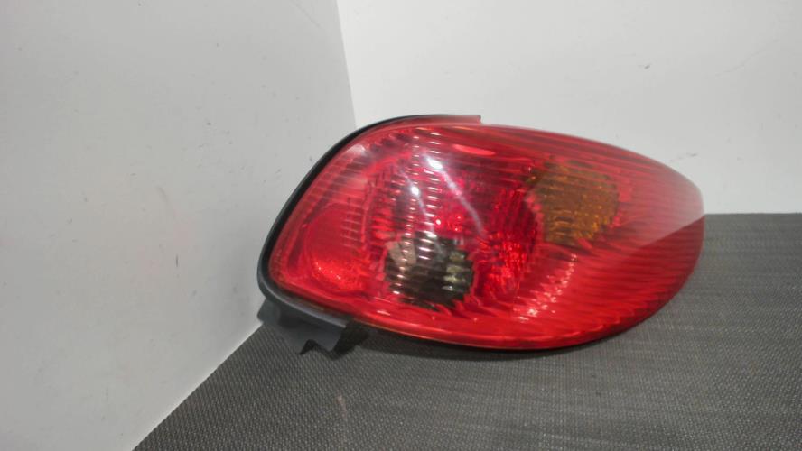 Image Feu arriere principal droit (feux) - PEUGEOT 206