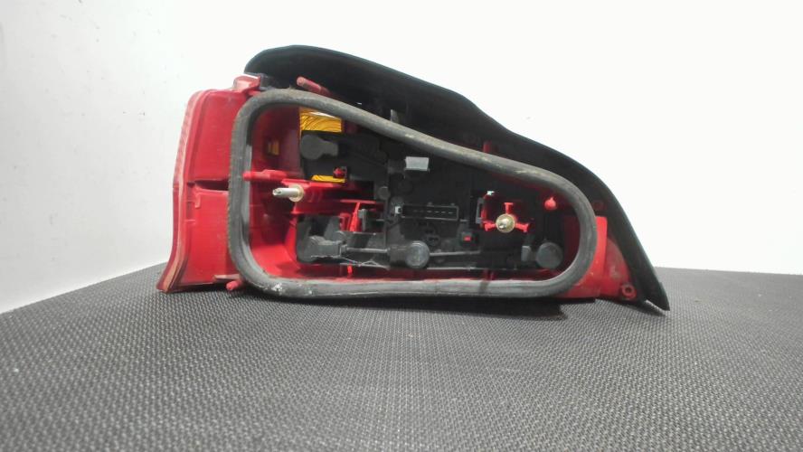 Image Feu arriere principal droit (feux) - PEUGEOT 106