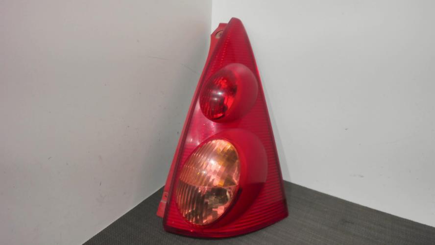 Image Feu arriere principal droit (feux) - PEUGEOT 107
