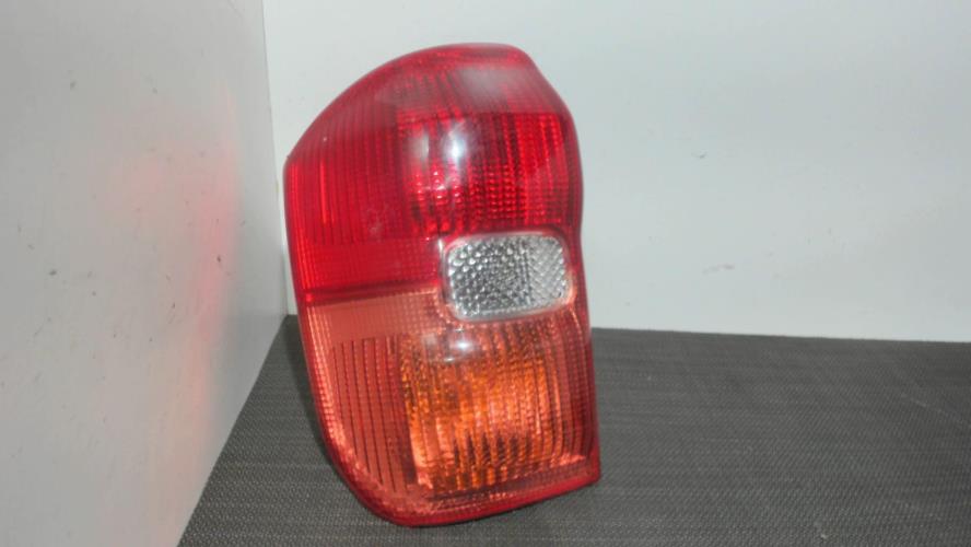 Image Feu arriere principal gauche (feux) - TOYOTA RAV4 2