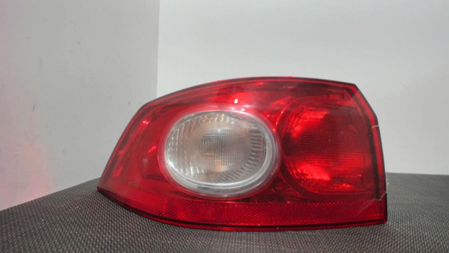 Image Feu arriere principal gauche (feux) - RENAULT LAGUNA 2
