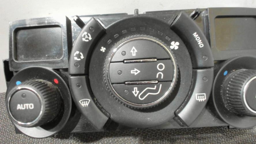 Image Commande chauffage - PEUGEOT 3008 1