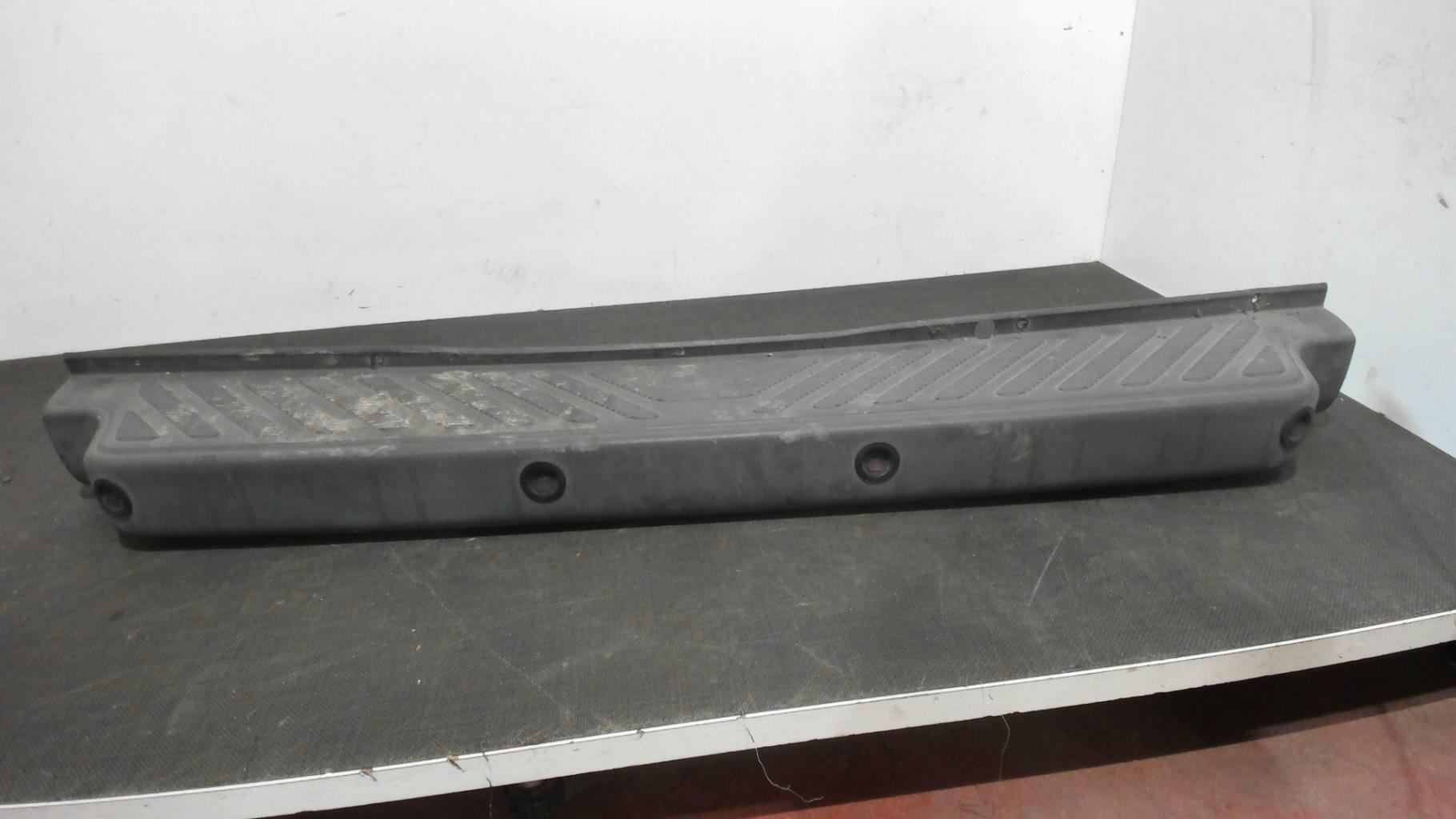 Pare chocs centrale arriere (utilitaire) FORD TRANSIT 3 Diesel - 1