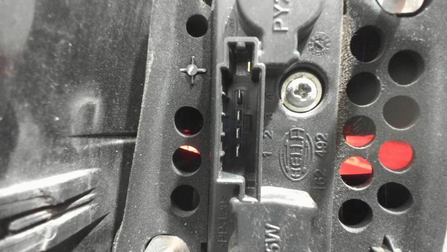 Image Feu arriere principal droit (feux) - FORD S-MAX 1