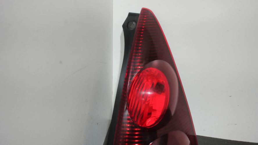 Image Feu arriere principal droit (feux) - PEUGEOT 107