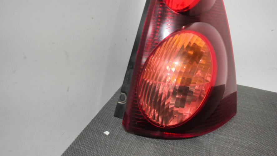 Image Feu arriere principal droit (feux) - PEUGEOT 107